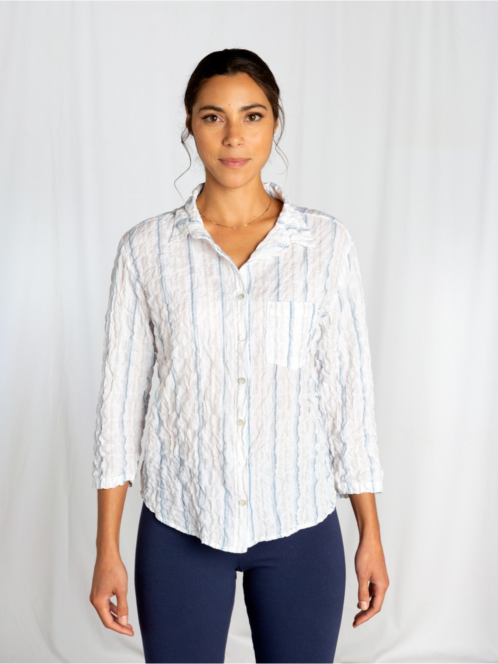 Cut Loose White Textured Button-Up Shirt with Light Blue Stripes Size L